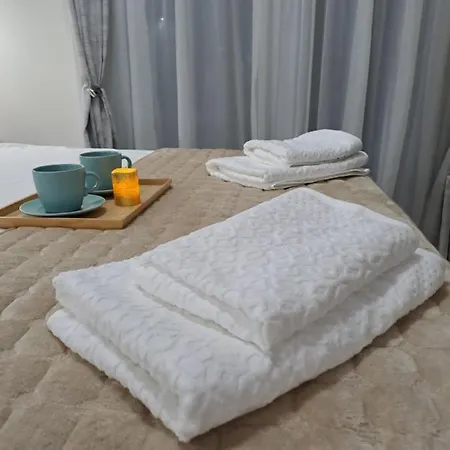 Lux Dunja Cardaci - *