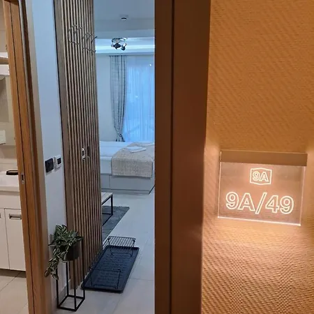 Lux Dunja Cardaci -