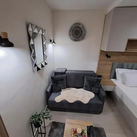 Lux Dunja Cardaci -