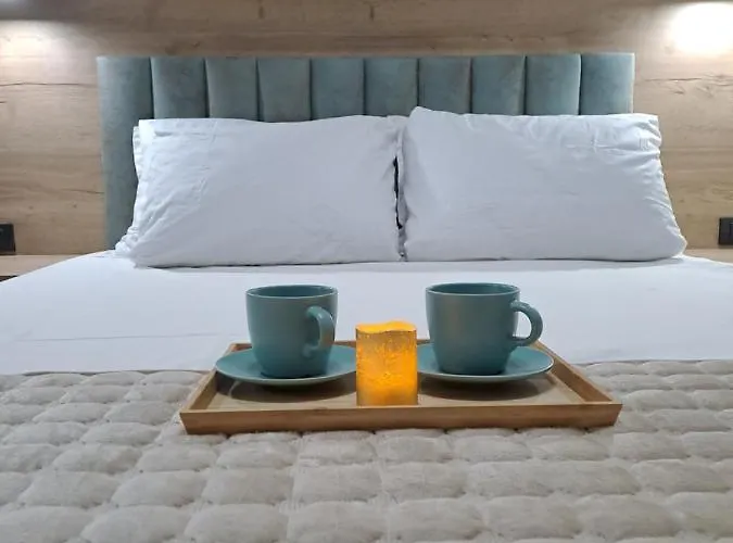 Lux Dunja Cardaci - *