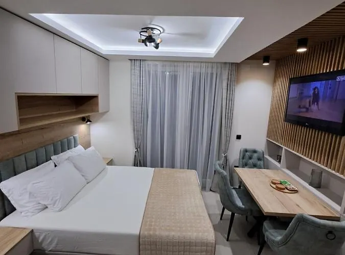 Lux Dunja Cardaci - * קופאוניק