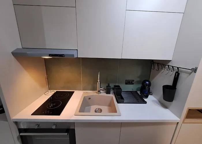 Lux Dunja Cardaci - *