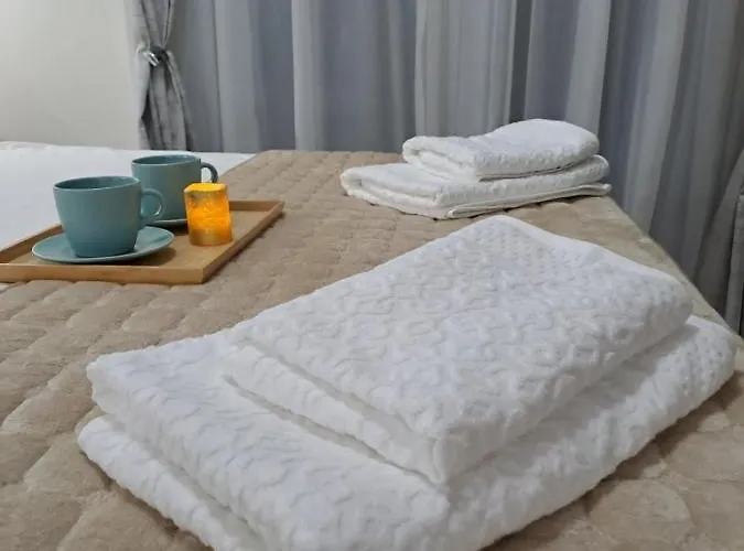 Lux Dunja Cardaci - *