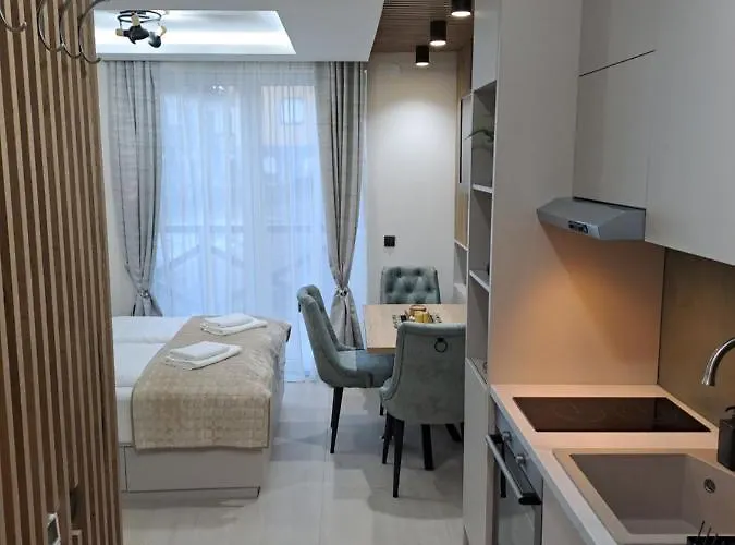 Lux Dunja Cardaci - *